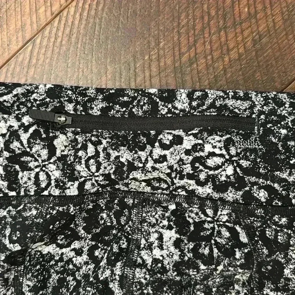 Lululemon Pace Revival Crop Legging 22” - Picture 12 of 13